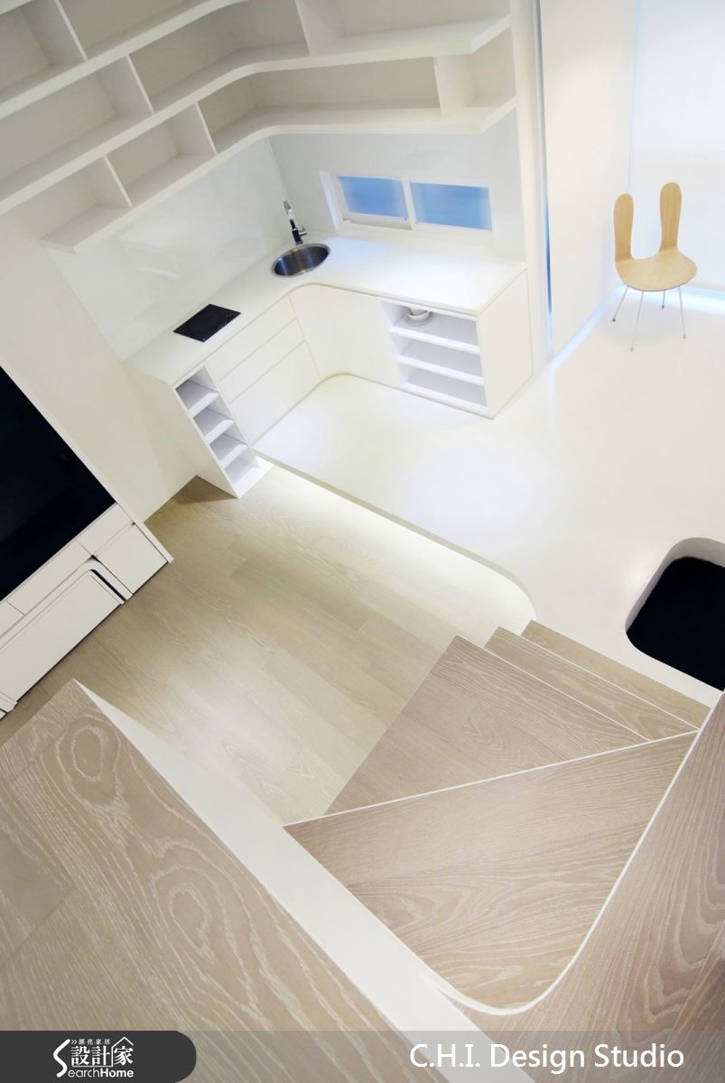 在都市買屋寸土寸金,許多人會選擇藉由房子的挑高優勢